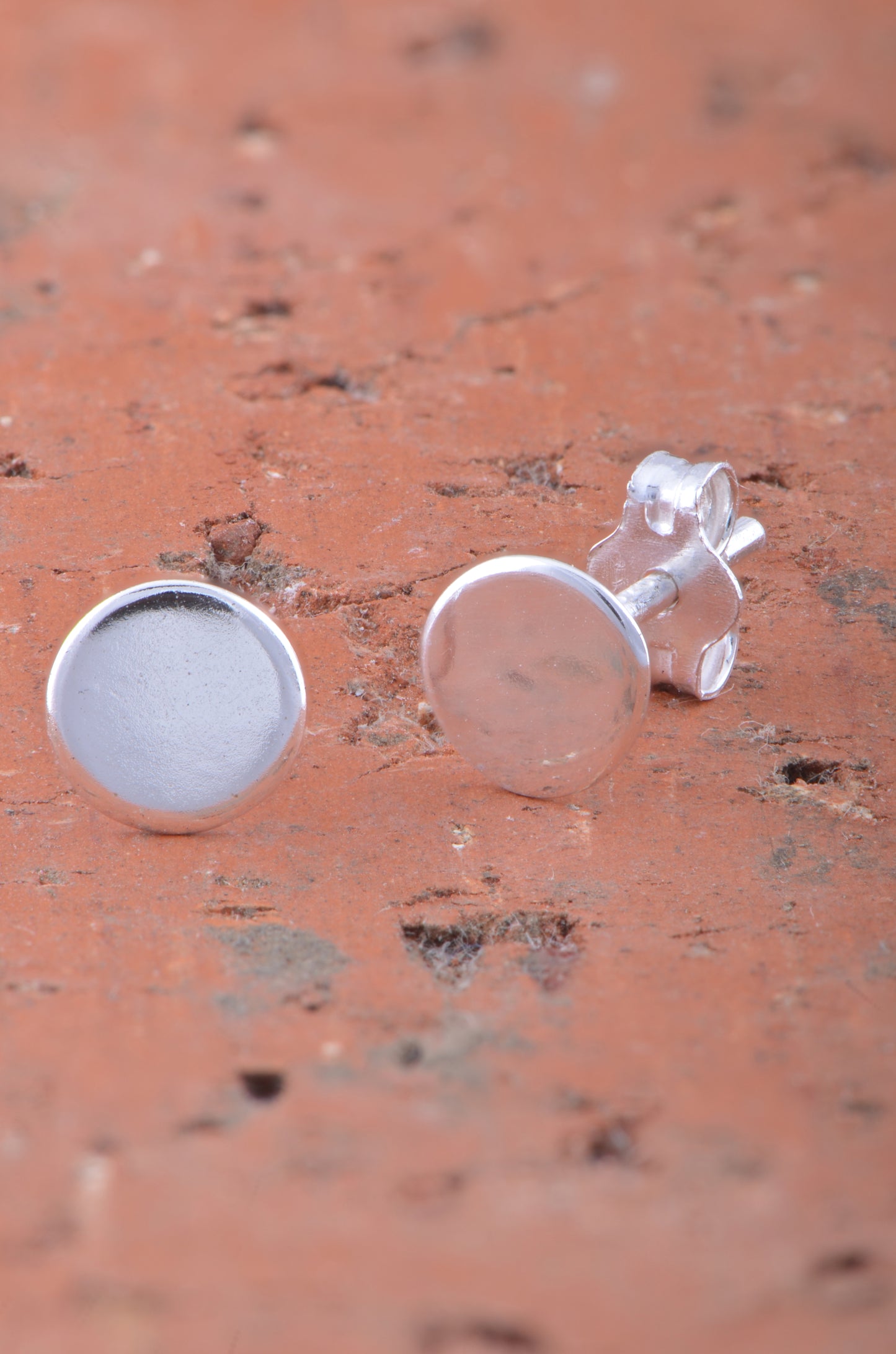 Sterling Silver Ladies Dainty Circle Dot Stud Earrings