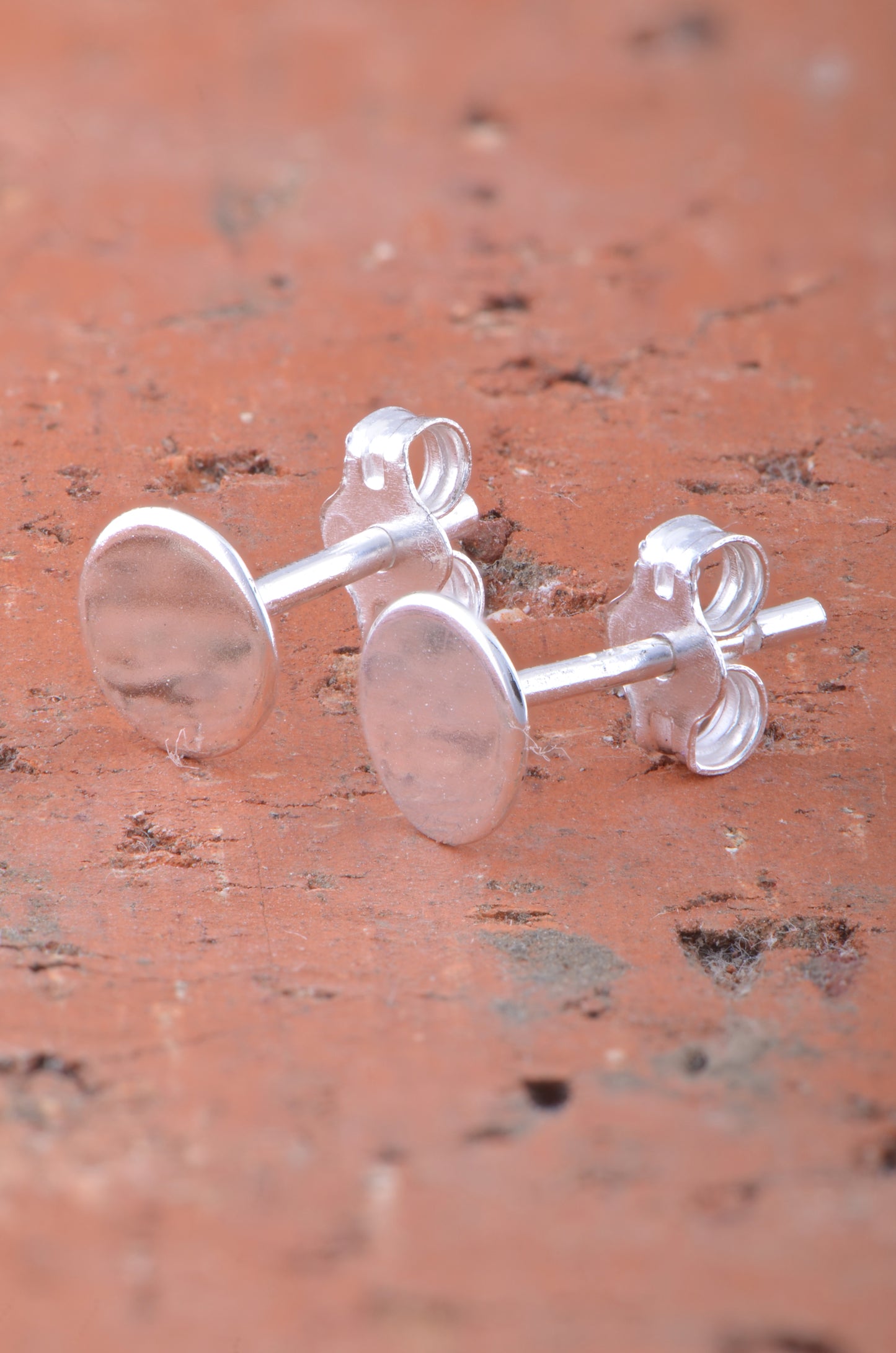 Sterling Silver Ladies Dainty Circle Dot Stud Earrings