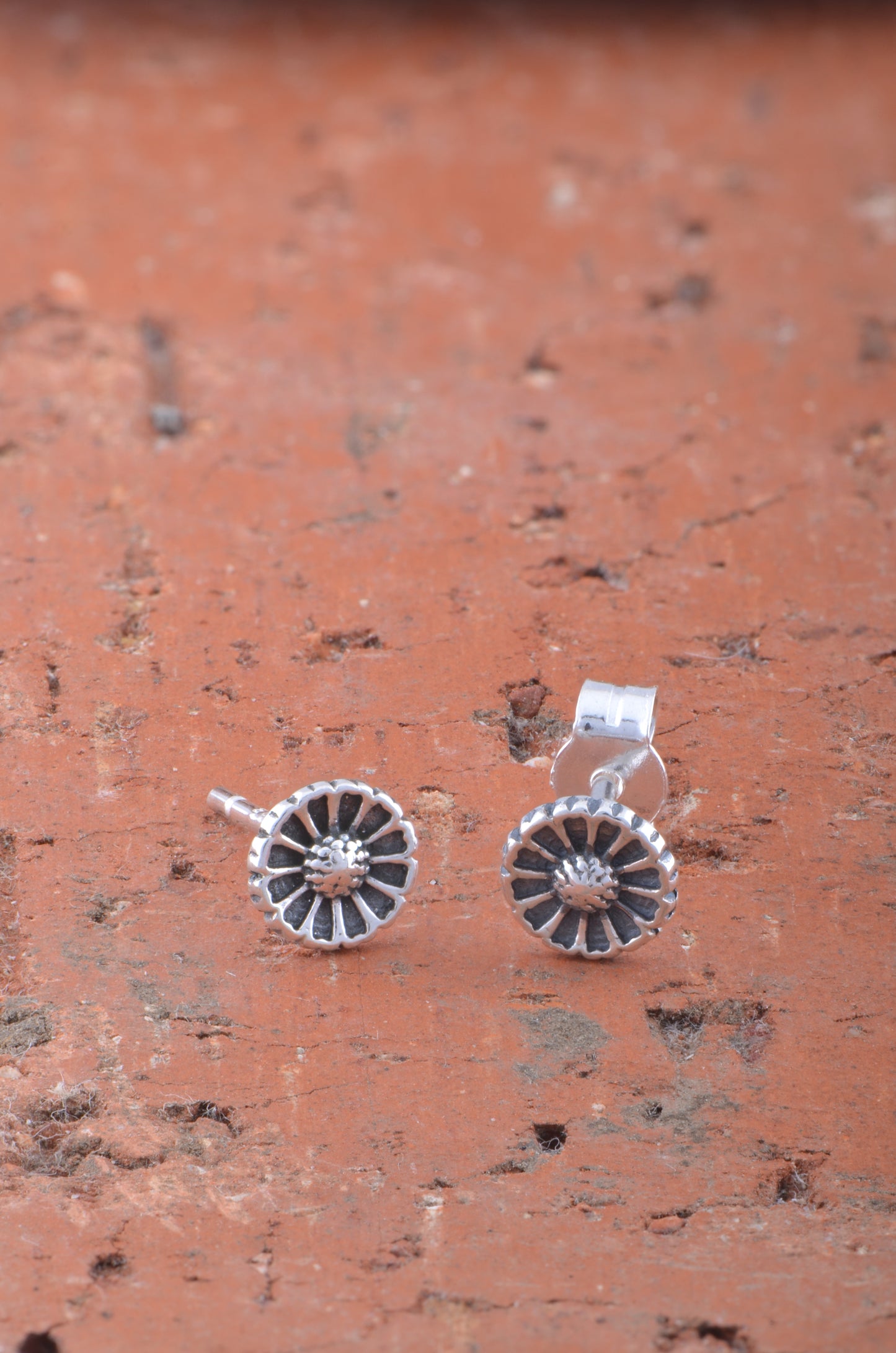 Sterling Silver Girls Dainty Daisy Flower Stud Earrings