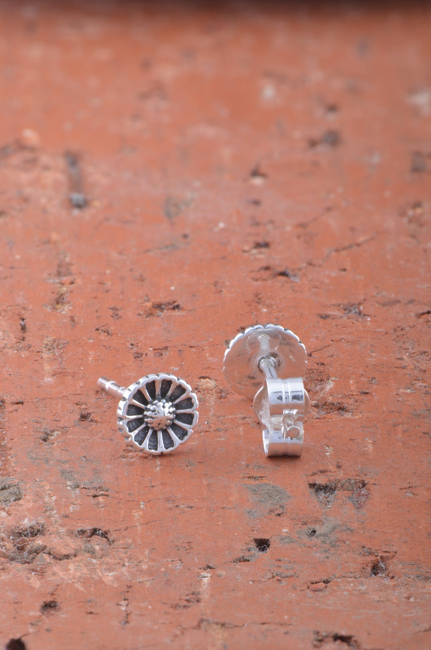 Sterling Silver Girls Dainty Daisy Flower Stud Earrings