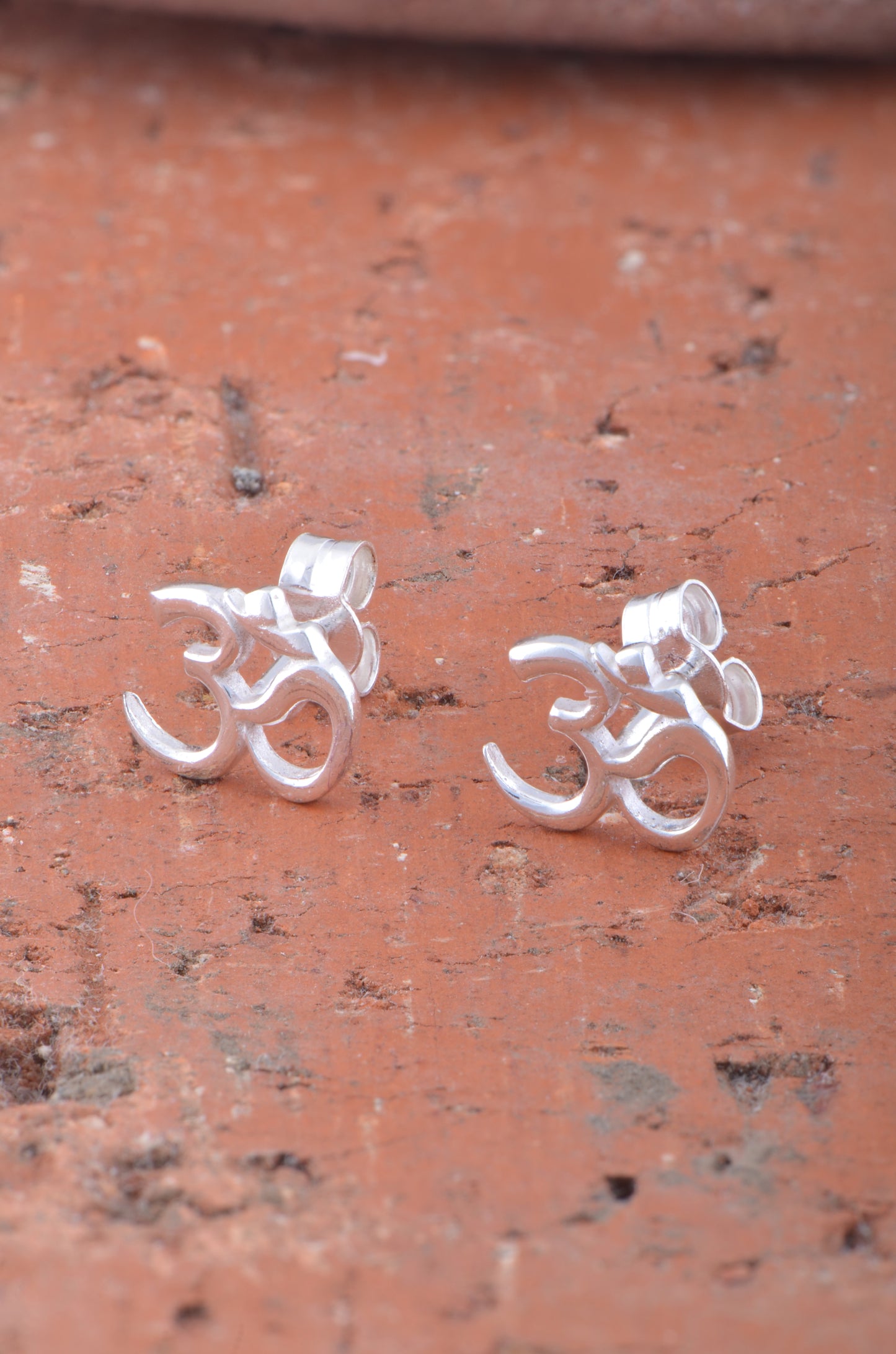Sterling Silver Womens Dainty Hindu Om Symbol Stud Earrings