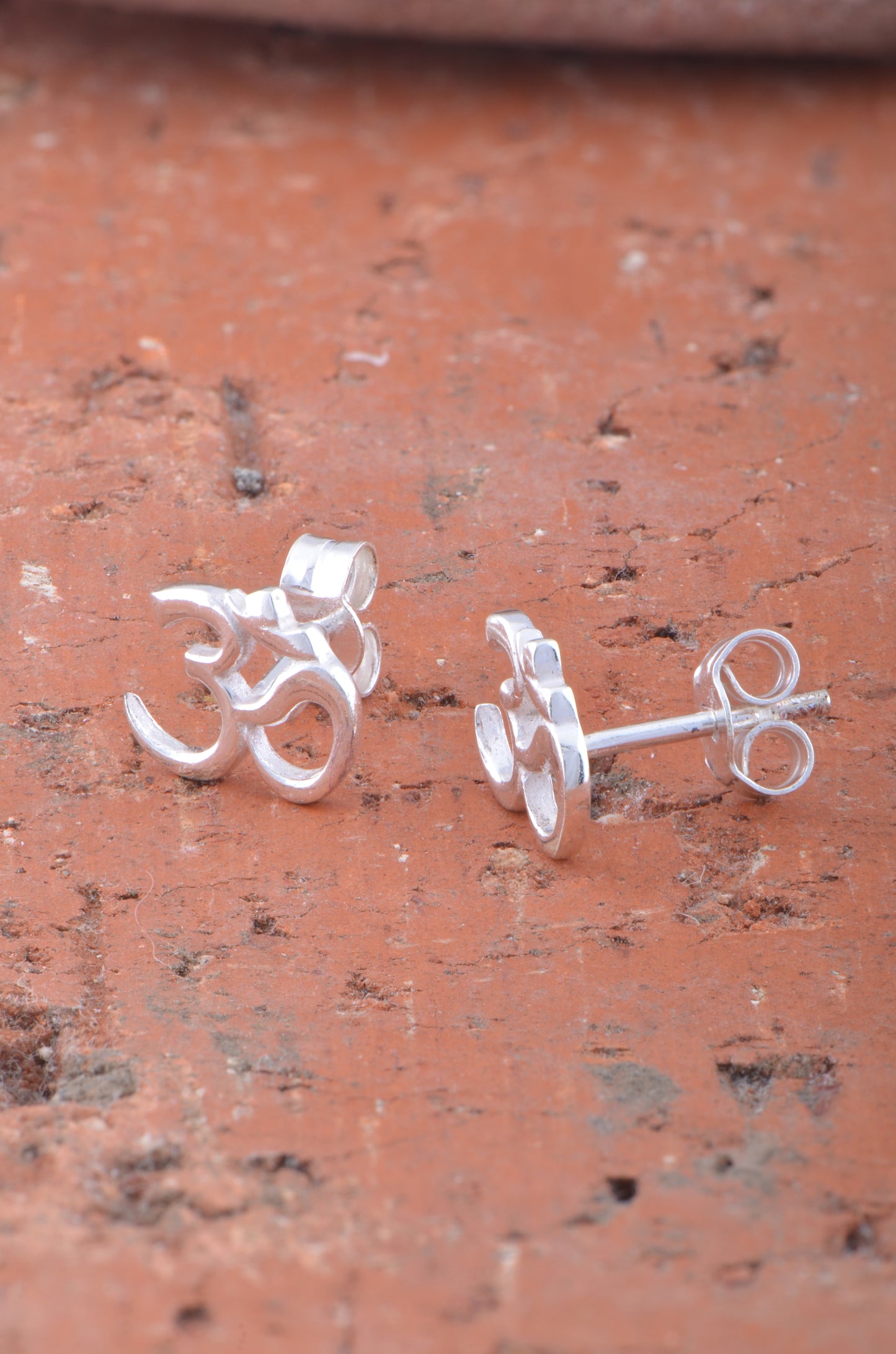 Sterling Silver Womens Dainty Hindu Om Symbol Stud Earrings