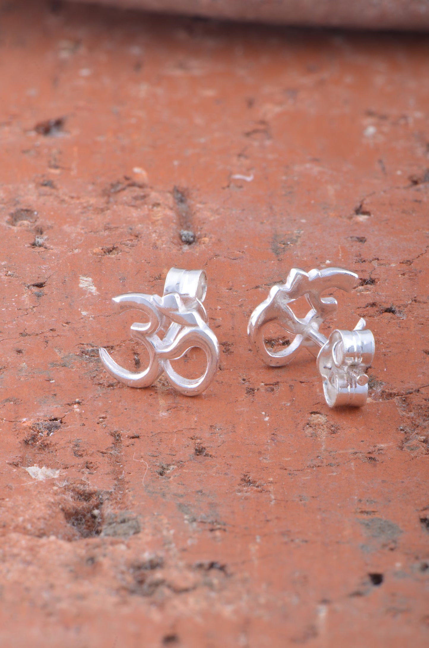 Sterling Silver Womens Dainty Hindu Om Symbol Stud Earrings