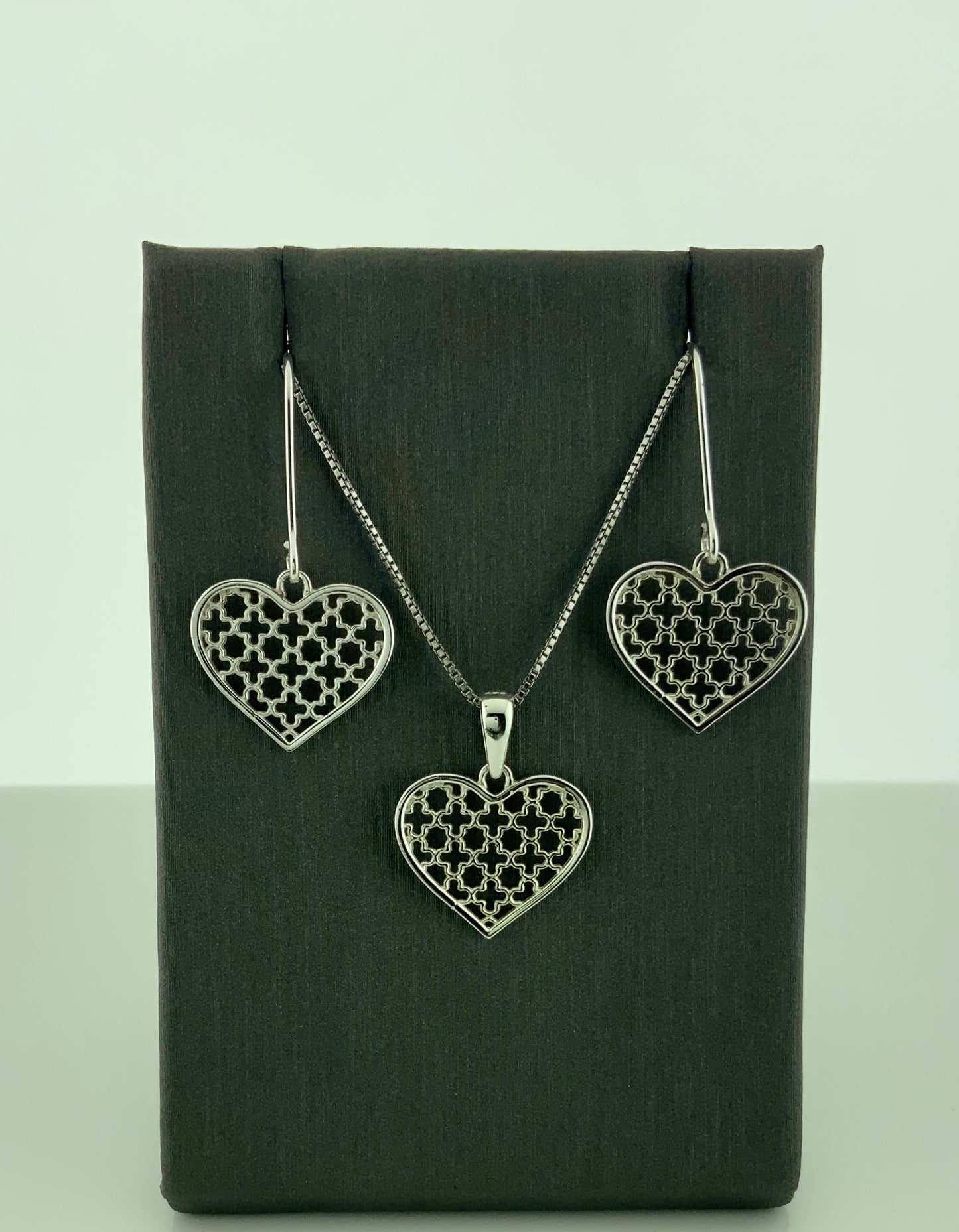 Sterling Silver Womens Clover Pattern Dangling Heart Fishhook Earrings