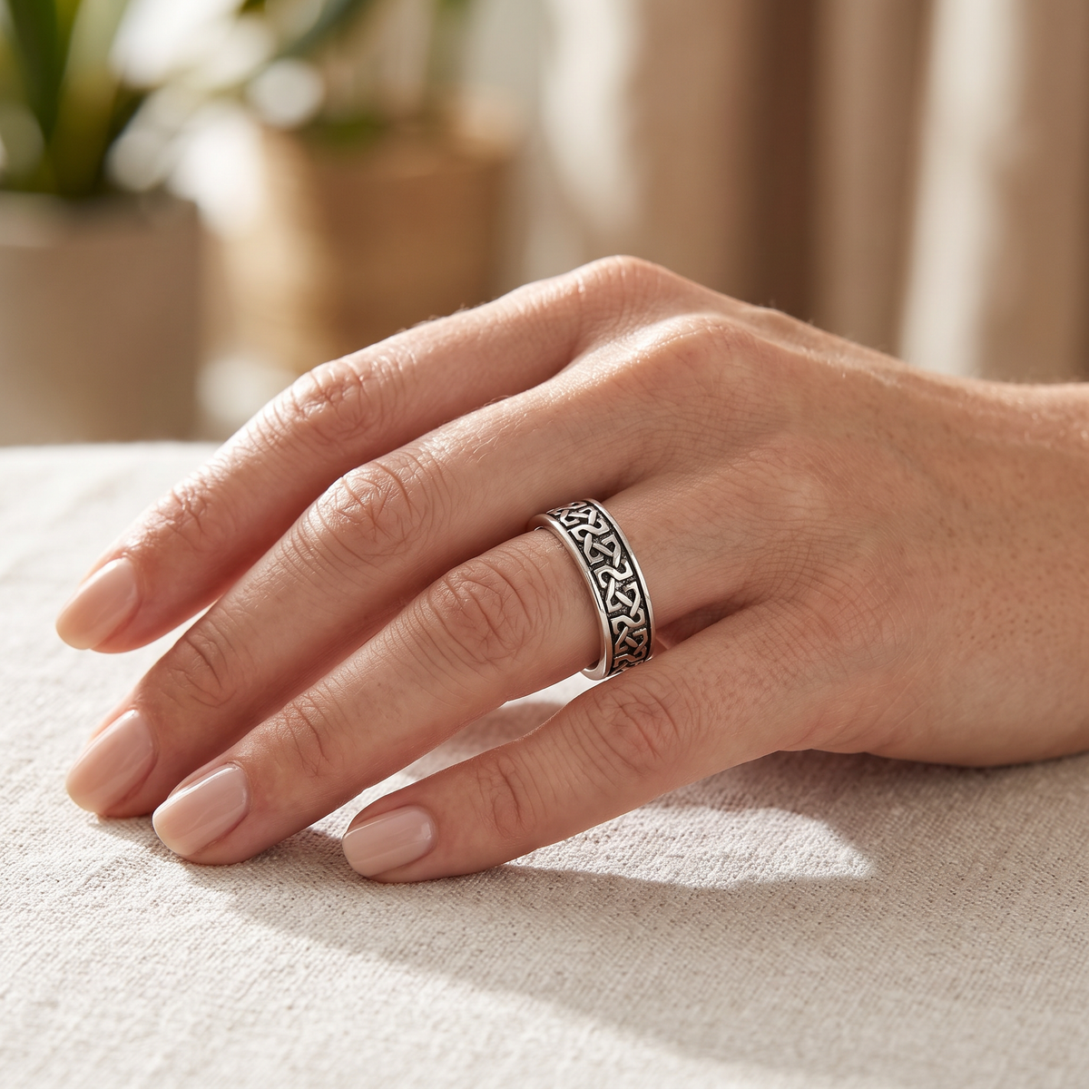 Sterling Silver 5.5mm Celtic Knot Wedding Band Ring, Unisex model